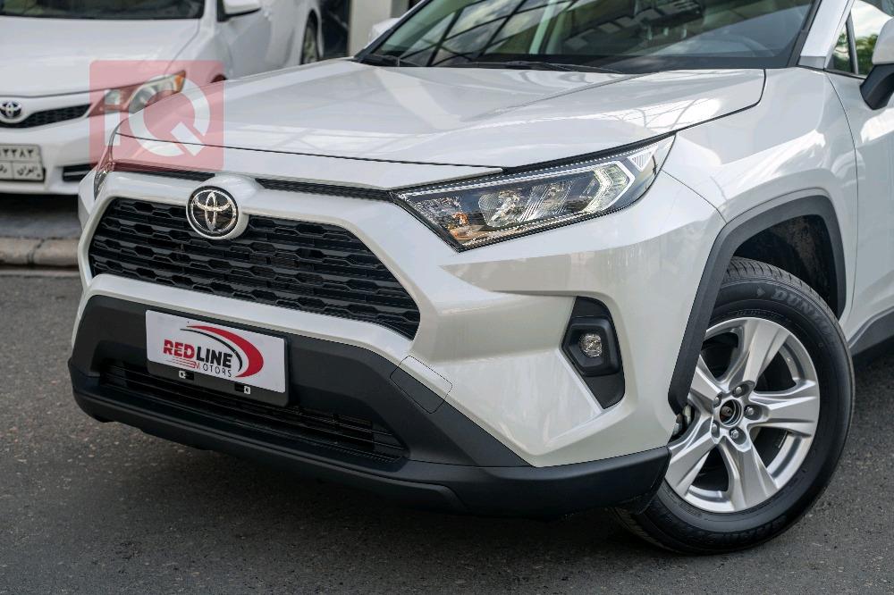 تۆیۆتا ڕاڤ 4